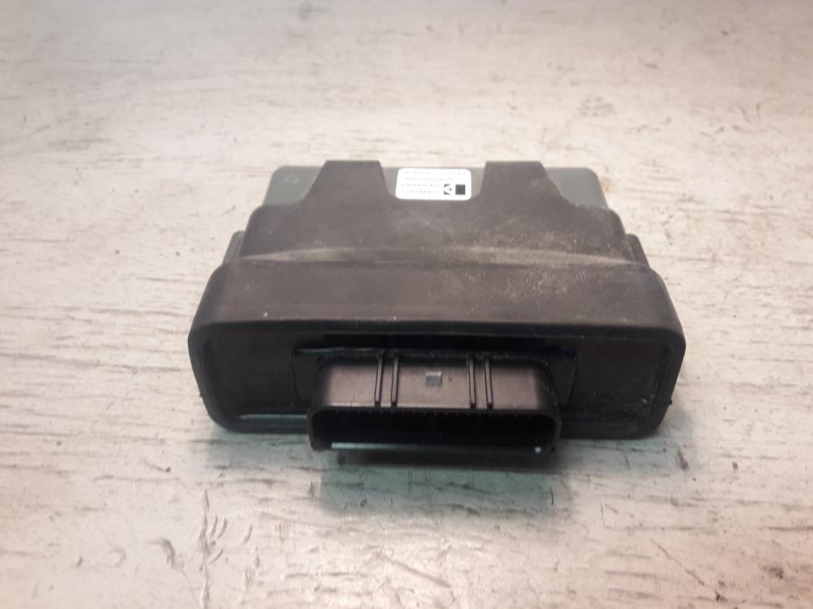 Framsidan på Styrbox från en KTM 1290 Super Duke -2016 motorcykel.