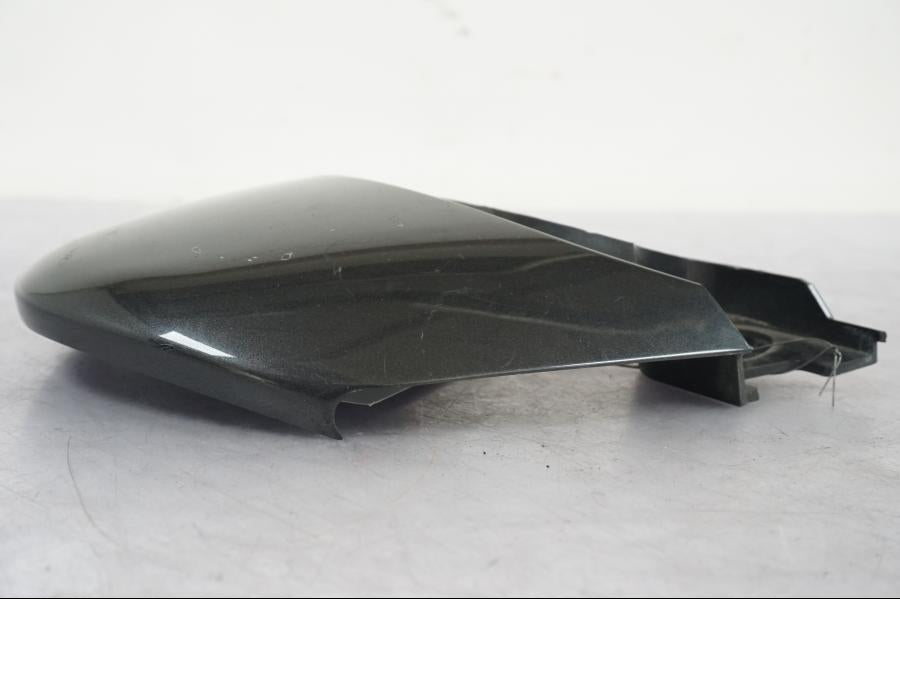 Snett nerifrån på Bakvinge från en Suzuki SV 650 -1999 motorcykel.