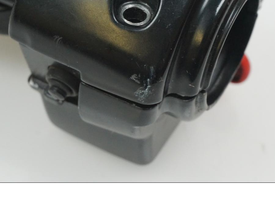 Snett uppifrån på Styrelreglage från en H-D Electra Glide FLHT -2013 motorcykel.