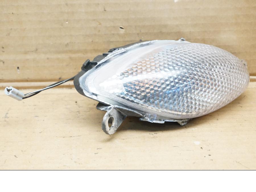 Framsidan på Blinkers från en Suzuki GSX 1300 R -2001 motorcykel.