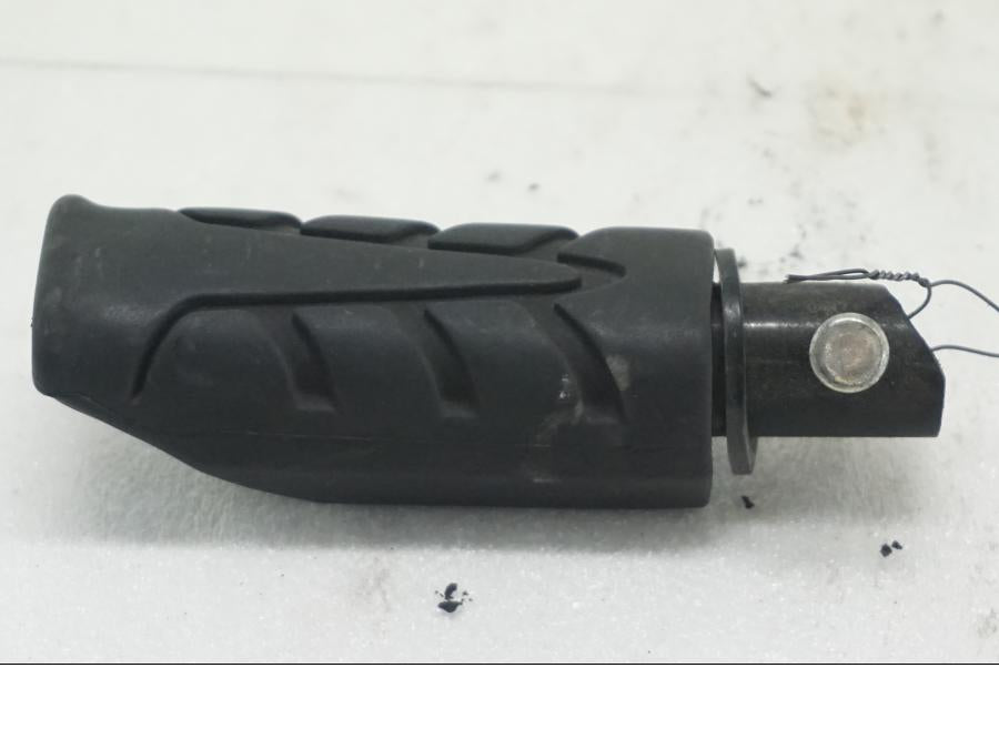 Framsidan på Fotpinne från en Honda CBR 500 R -2013 motorcykel.