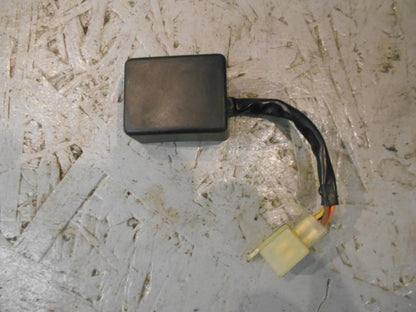 Framsidan på Bensinpumpsrelä från en Suzuki VS 750 Intruder -1986 motorcykel.