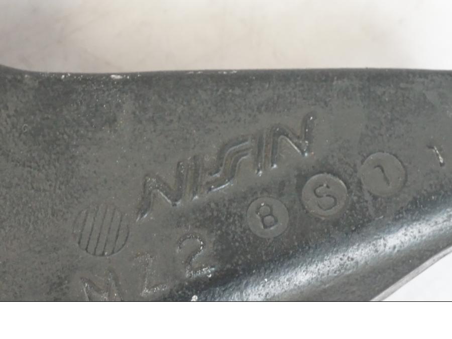 Baksidan på Bromsoksfäste från en Honda CBR 1000 F -1999 motorcykel.