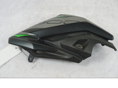 Höger sida på Sidkåpa från en Kawasaki Z 900 -2019 motorcykel.
