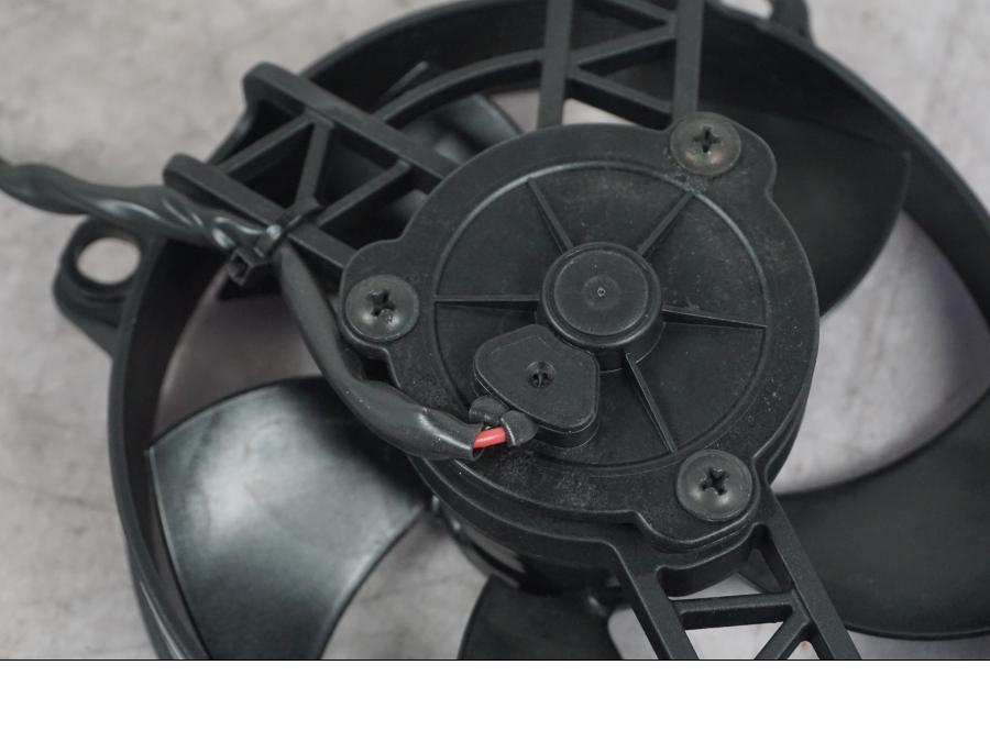 Extrabild1 på Vattenkylfläkt från en Ducati Multistrada V4 -2024 motorcykel.