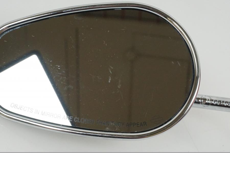 Snett nerifrån på Backspegel från en H-D FXDB -2016 motorcykel.