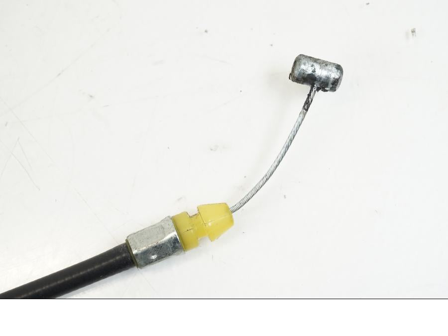 Snett nerifrån på Sadellåsmekanism från en Suzuki GSX-R 750 -2008 motorcykel.