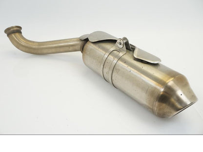 Vänster sida på Ljuddämpare från en KTM 690 Duke -2012 motorcykel.