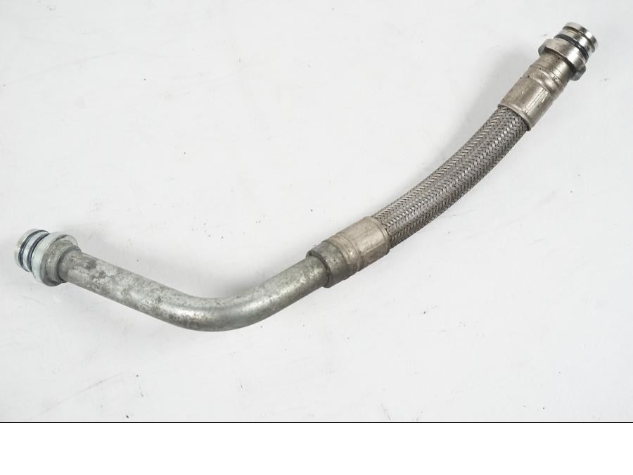 Vänster sida på Oljekylrör från en MV Agusta Dragster -2014 motorcykel.