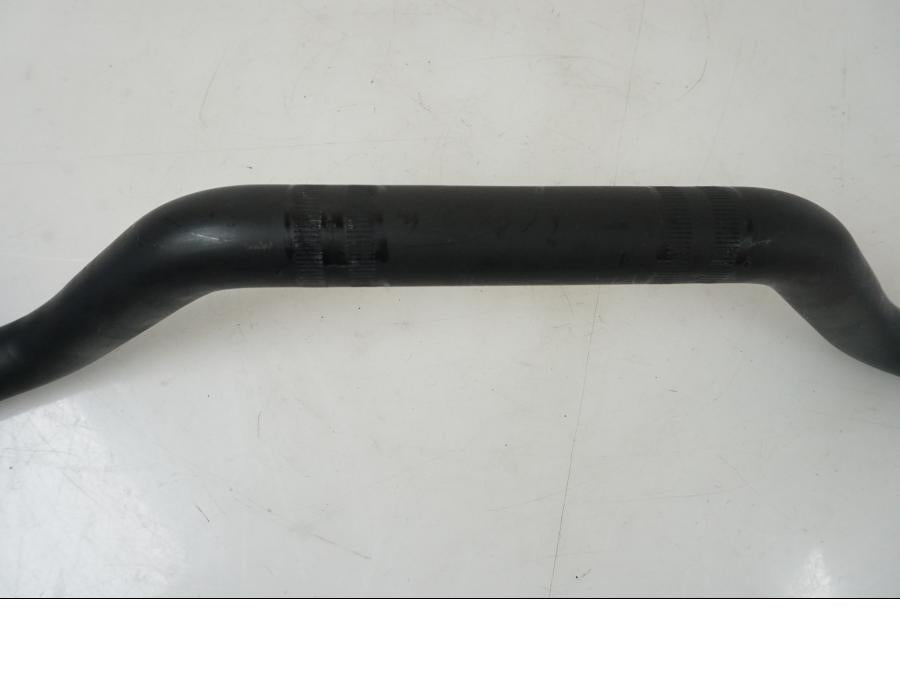 Snett nerifrån på Styre från en KTM 125 Duke -2023 motorcykel.