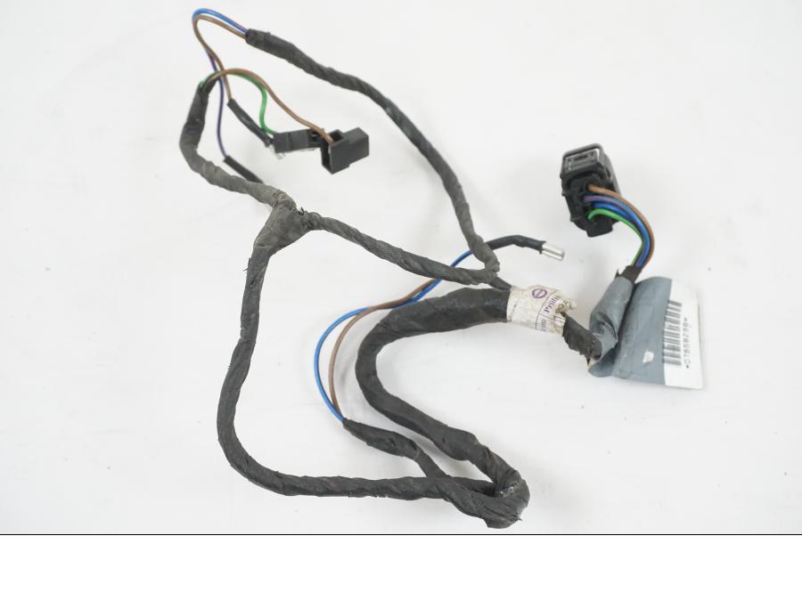 Snett nerifrån på Kablage från en BMW F 650 CS -2002 motorcykel.