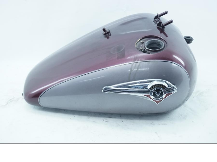 Framsidan på Bensintank från en Kawasaki VN 1500 Classic Tourer -2001 motorcykel.