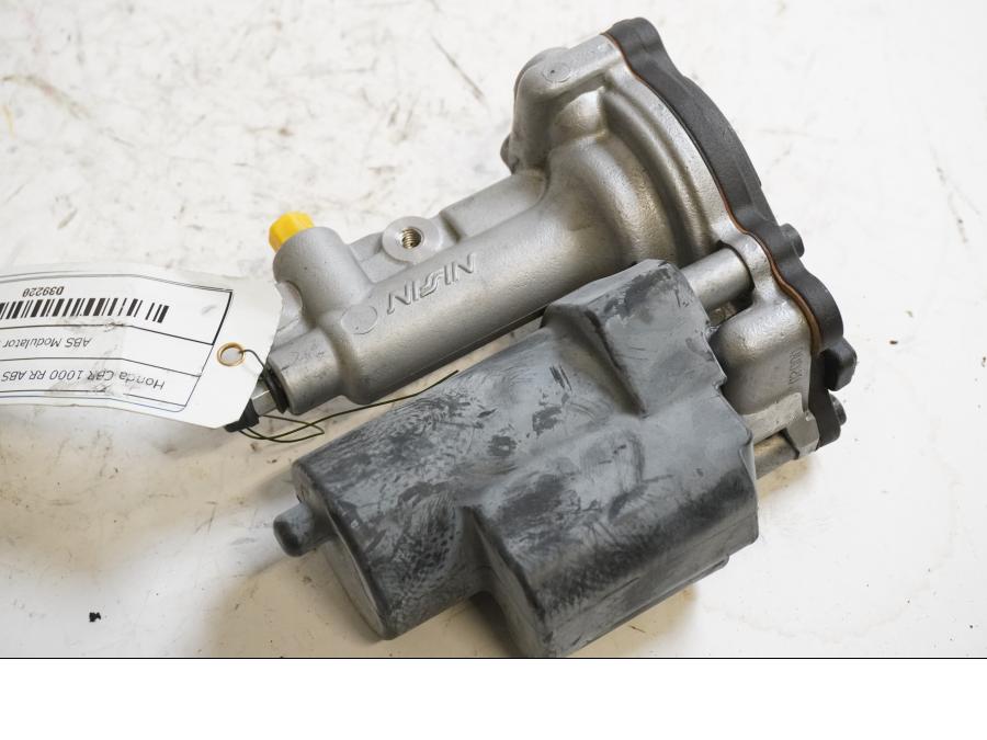 Framsidan på ABS Modulator från en Honda CBR 1000 RR -2009 motorcykel.