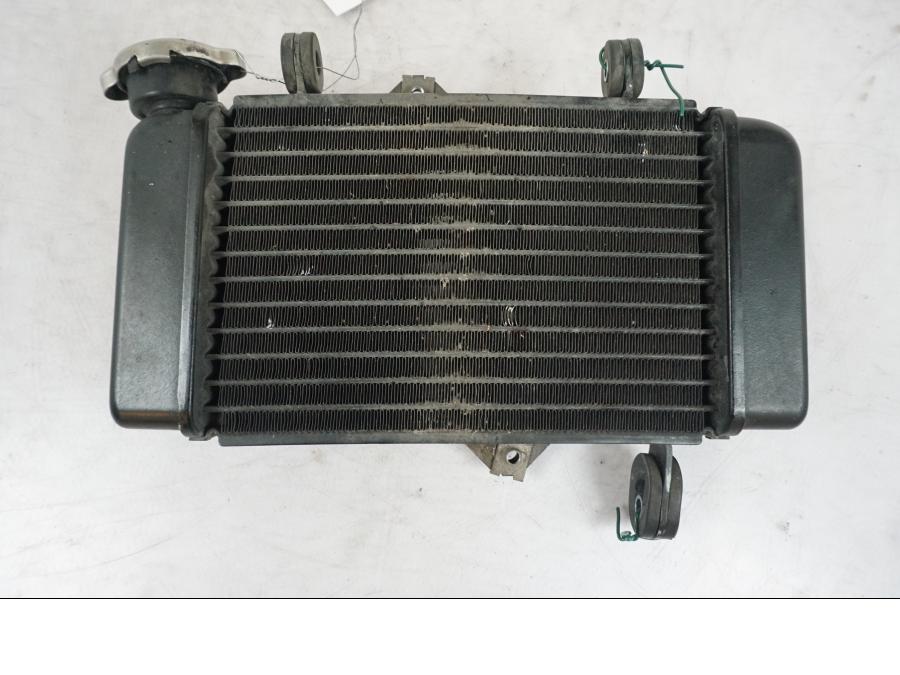 Framsidan på Vattenkyl från en Yamaha MT 125 -2017 motorcykel.