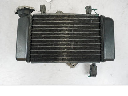 Framsidan på Vattenkyl från en Yamaha MT 125 -2017 motorcykel.