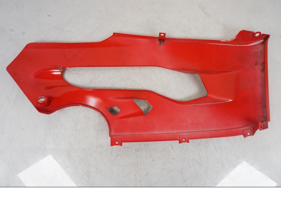 Vänster sida på Magkåpa från en Ducati Panigale 959 -2016 motorcykel.