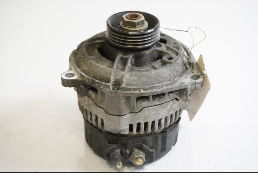 Framsidan på Generator från en BMW R 1150 RS -2002 motorcykel.