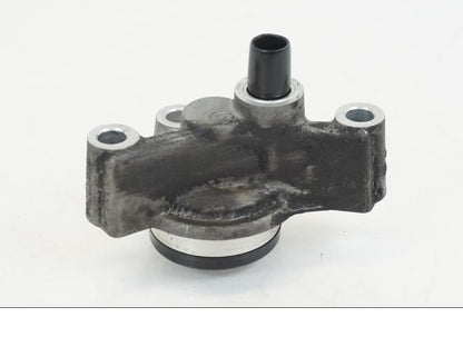 Höger sida på Kopplingslavcylinder från en Ducati Streetfighter V4 -2020 motorcykel.