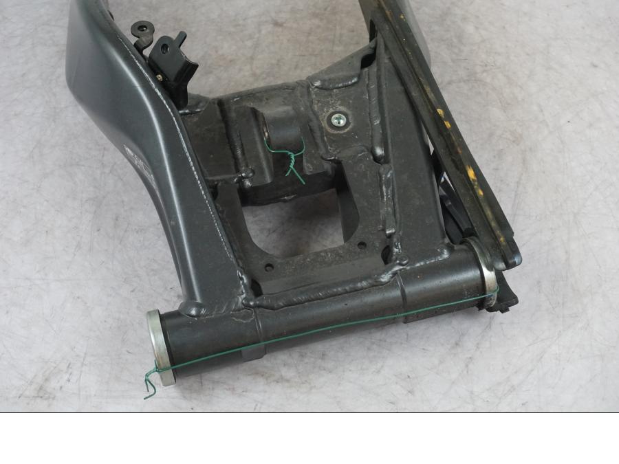 Snett uppifrån på Sving från en Yamaha MT-09 -2024 motorcykel.