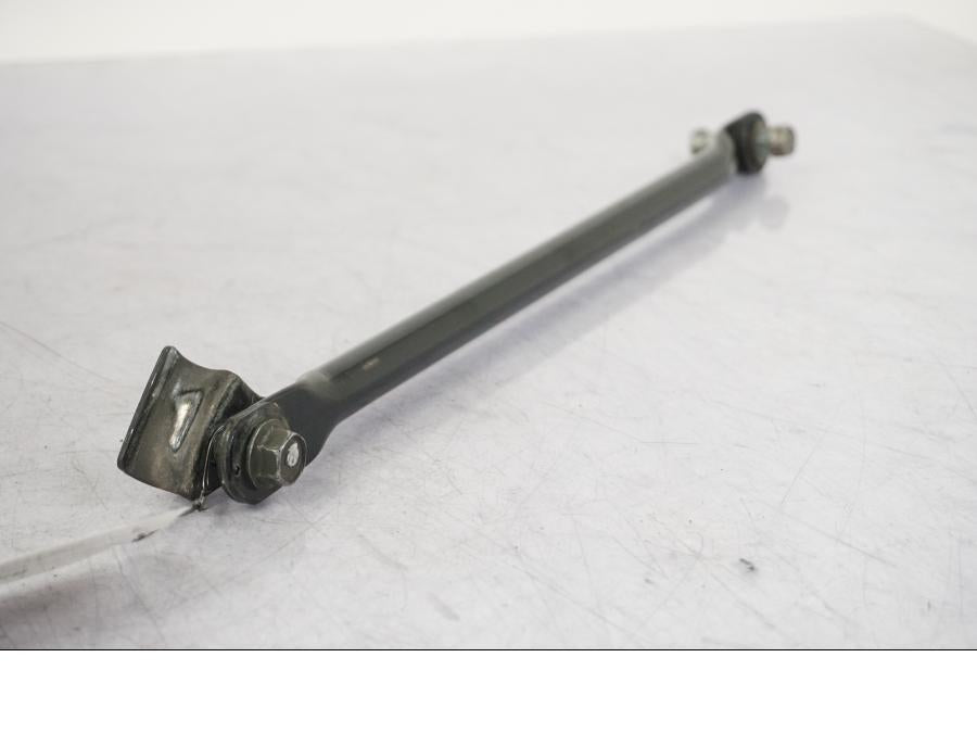 Baksidan på Parallellstag från en Suzuki VZ 800 -2000 motorcykel.