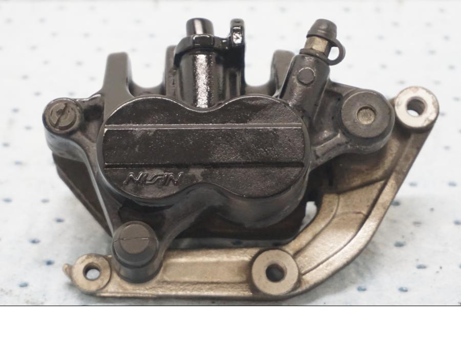 Framsidan på Bromsok från en Triumph Tiger -2001 motorcykel.