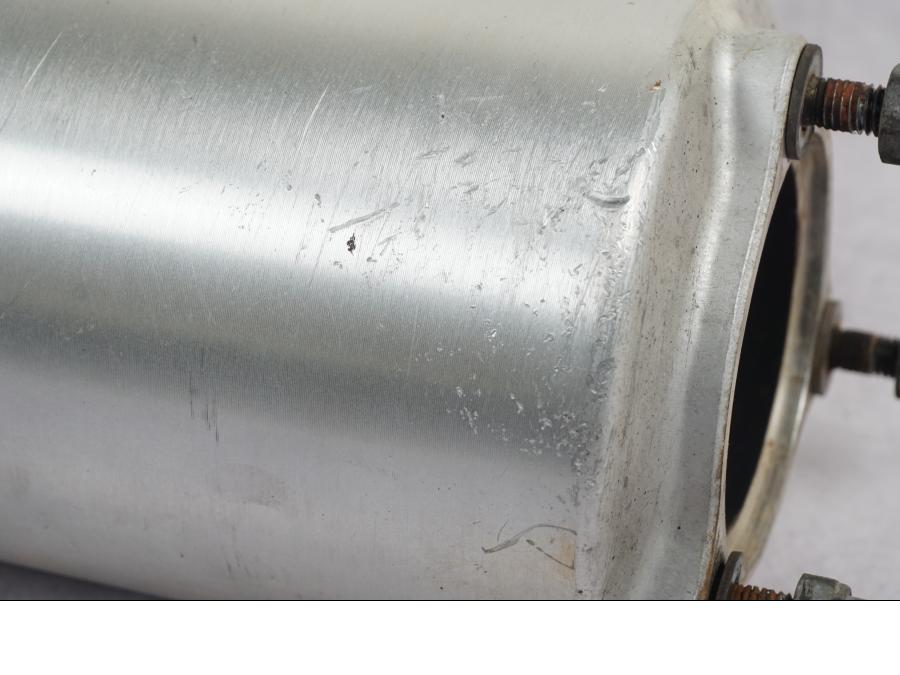 Höger sida på Ljuddämpare från en Suzuki GSX 1300 RX -1999 motorcykel.