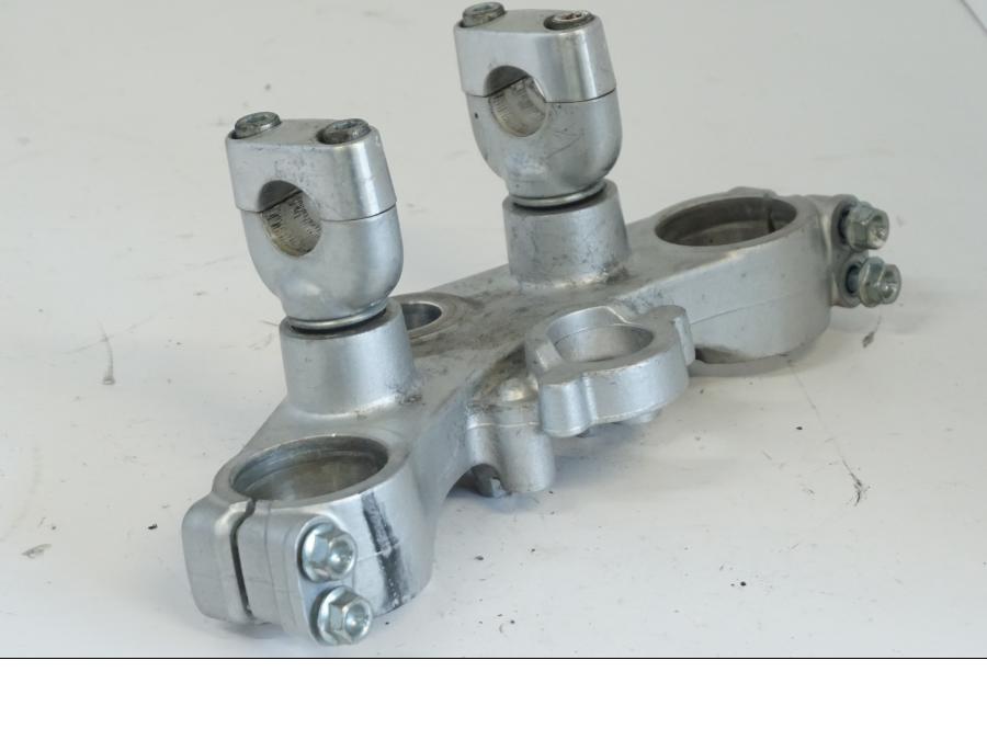 Höger sida på Gaffelkrona från en Honda XL 1000 V -1999 motorcykel.