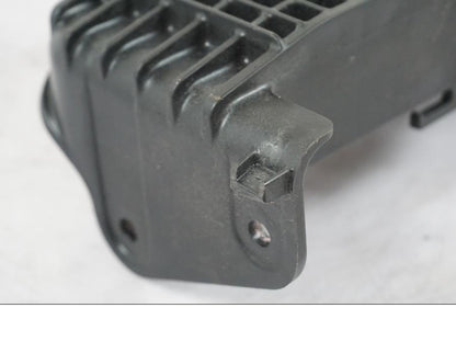 Snett nerifrån på Undertail från en Kawasaki ZX-6R -2011 motorcykel.