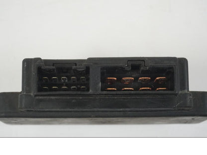 Snett uppifrån på Säkringsbox från en Kawasaki ZZR 1100 -1994 motorcykel.