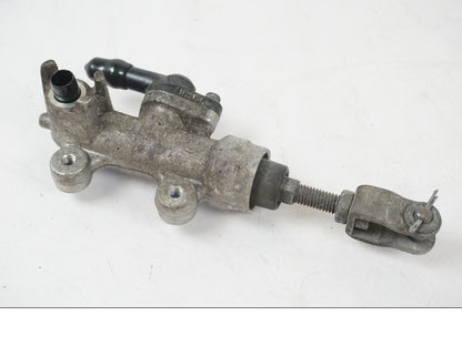 Framsidan på Bromshuvudcylinder från en Suzuki SV 650 S -2005 motorcykel.