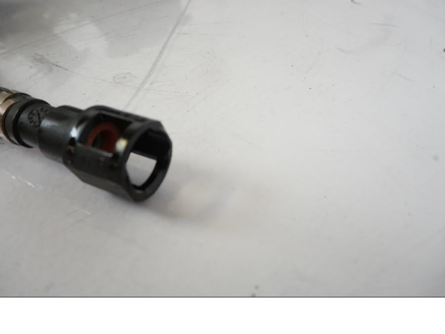 Höger sida på Spjällhus från en Honda VFR 1200 -2010 motorcykel.