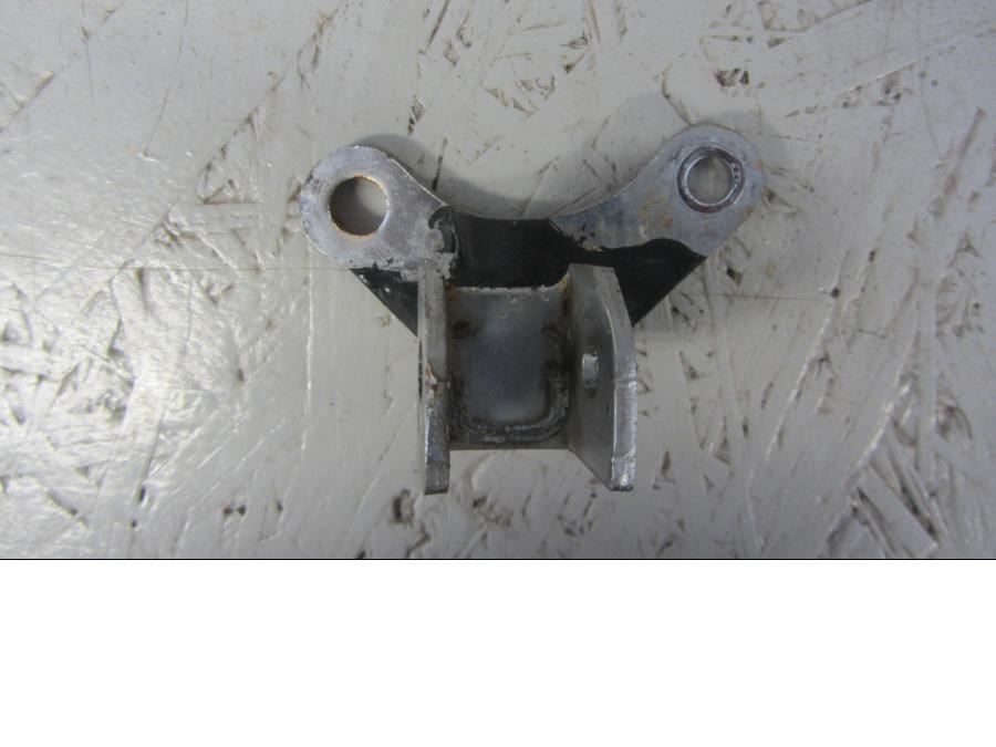 Framsidan på Fotpinnefäste från en Suzuki GSX 400 -1984 motorcykel.