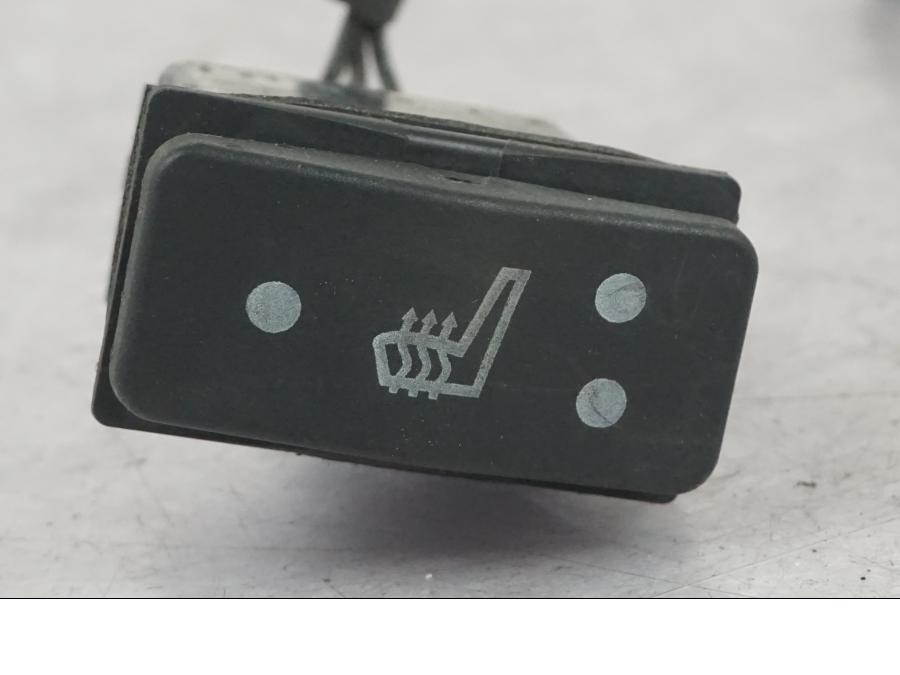 Baksidan på Värmehandtagsreglage från en Triumph Tiger Explorer -2013 motorcykel.