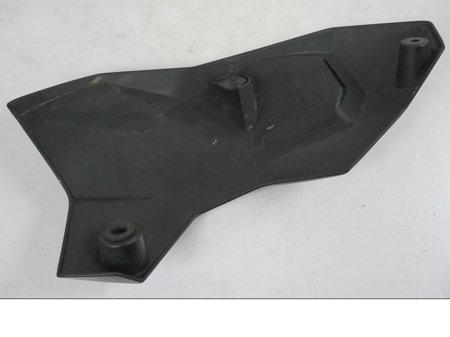 Höger sida på Magkåpa från en Kawasaki Z 900 -2021 motorcykel.