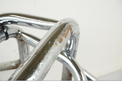 Vänster sida på Motorskyddsbåge från en BMW R 850 R -2004 motorcykel.