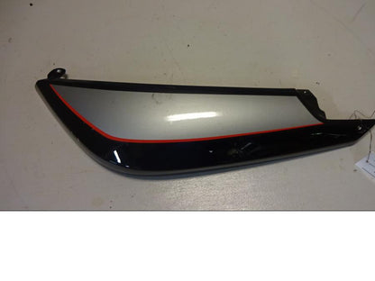 Framsidan på Bakvinge från en BMW F 800 GT -2015 motorcykel.