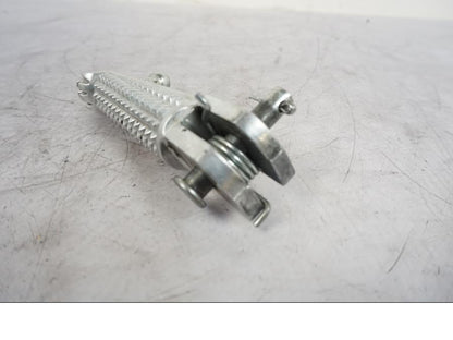 Snett uppifrån på Fotpinne från en Yamaha MT-09 -2020 motorcykel.