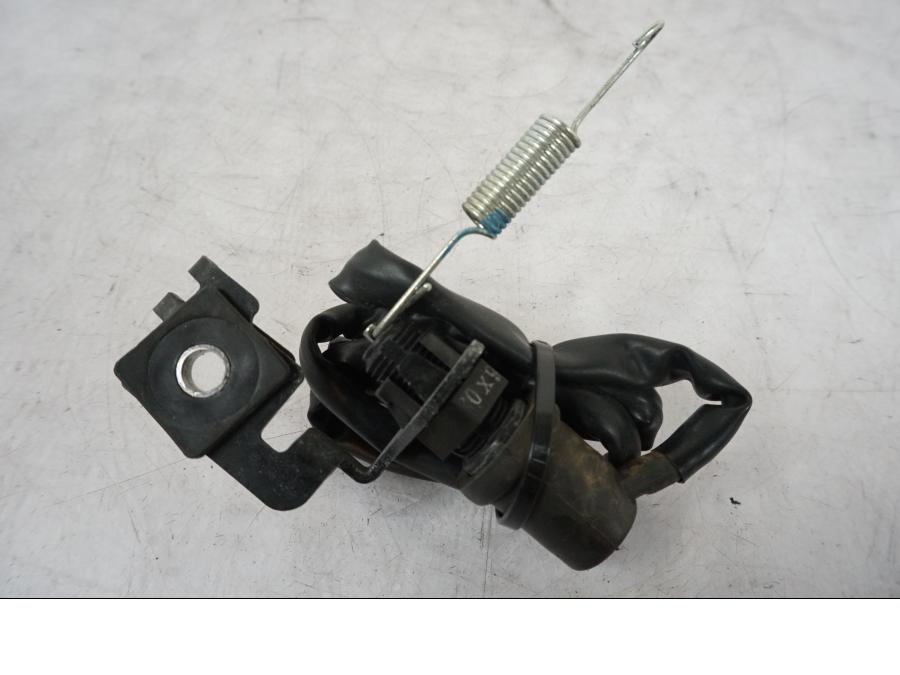 Baksidan på Bromsljuskontakt från en Yamaha MT 125 -2017 motorcykel.