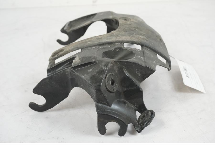 Höger sida på Magkåpa från en Suzuki VZR 1800 -2009 motorcykel.