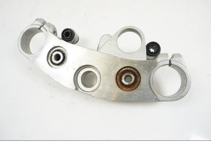 Framsidan på Gaffelkrona från en Yamaha BT 1100 -2003 motorcykel.