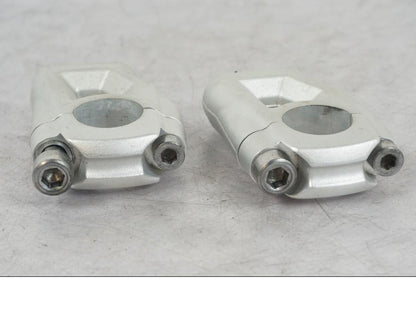 Extrabild1 på Styrfäste från en Triumph Tiger Explorer -2013 motorcykel.