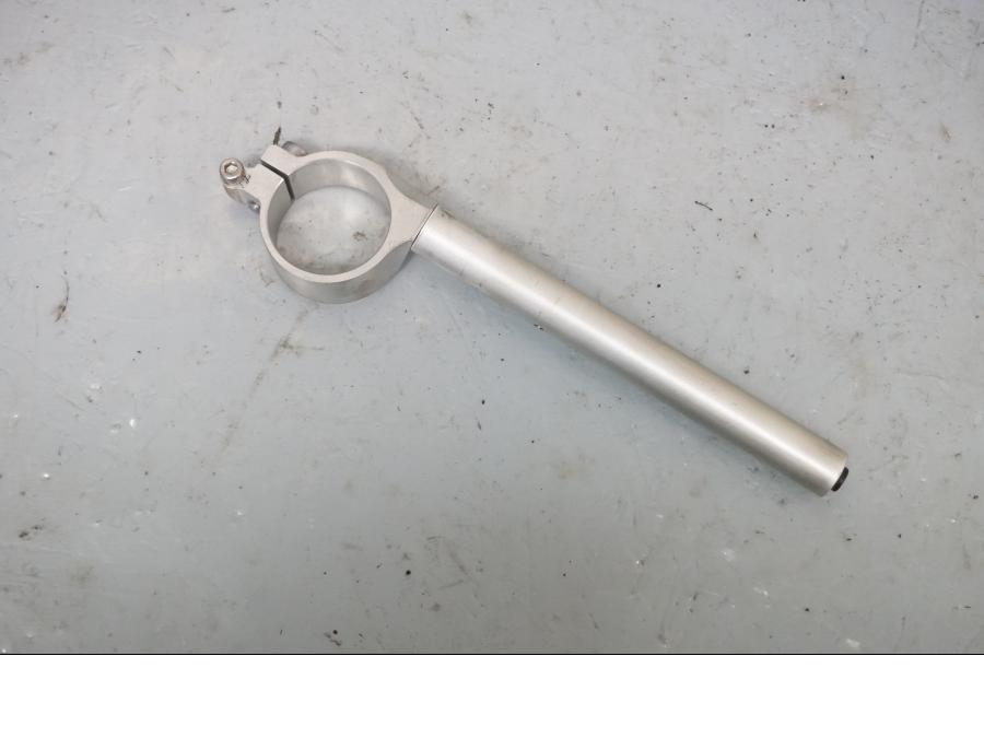 Framsidan på Styre från en Yamaha YZF 1000 R1 -2017 motorcykel.