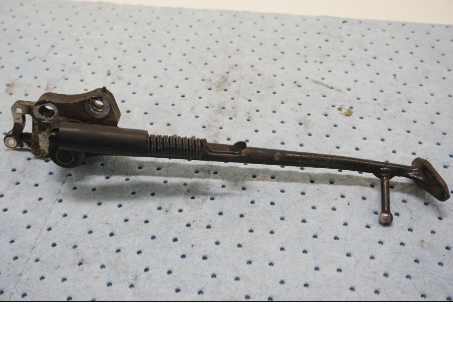 Framsidan på Sidostöd från en Yamaha YZF 1000 R1 -2003 motorcykel.