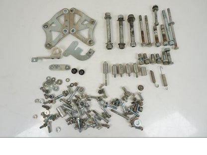 Framsidan på Skruv / Mutter etc från en AJP PR7 -2021 motorcykel.