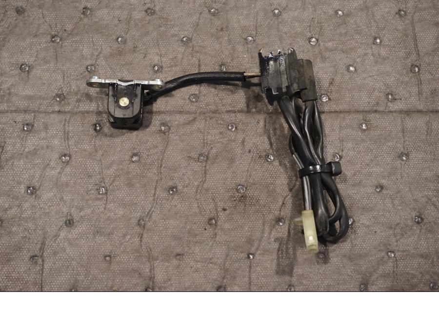 Framsidan på Tändpickup från en Yamaha FJR 1300 -2004 motorcykel.