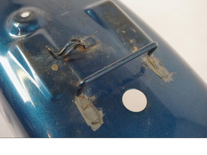 Höger sida på <p>Bakskärm från Suzuki VS 800 1992.</p>

<p>Smårepor, slitage av lack mindre ytrost finns se bilder.</p> motorcykel.