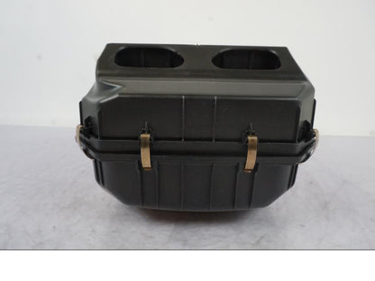 Snett uppifrån på Luftburk från en KTM 1290 Super Duke R -2023 motorcykel.