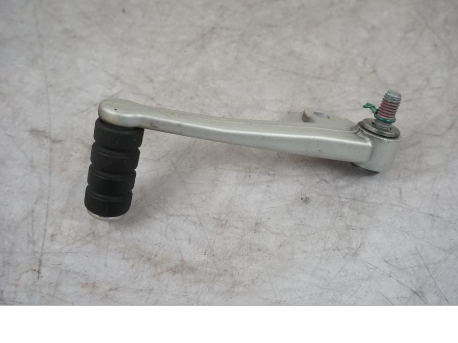 Vänster sida på Växelpedal från en BMW F 800 R -2018 motorcykel.