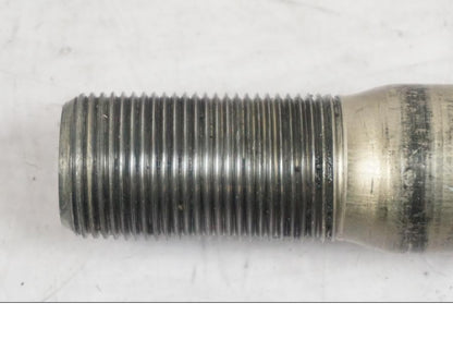 Vänster sida på Axel från en Triumph Tiger -2009 motorcykel.