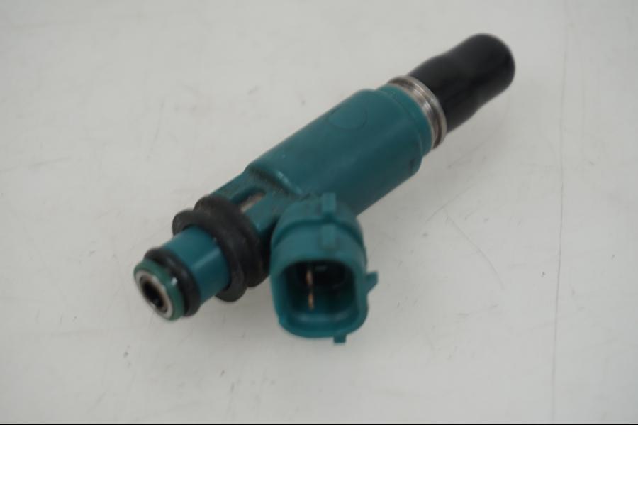 Baksidan på Spridare från en Honda CBR 900 RR -2003 motorcykel.